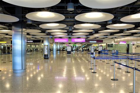 gucci london heathrow terminal 5